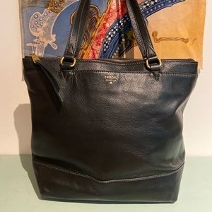 Black leather Fossil handbag